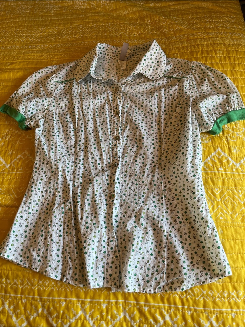 Short-Sleeve Button Front Top in White with Green Accents